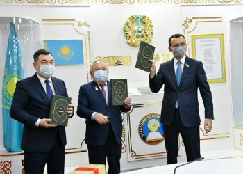 Nevaî ve Abay Kitap Tanıtım Toplantısı Düzenlendi