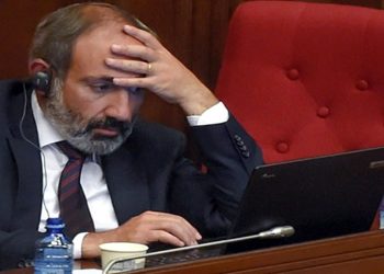 ermenistan Başbakanı Paşinyan, Putin’i arayarak, “Beni dinlemiyorlar, itaat etmiyorlar” diyerek yardım istedi.