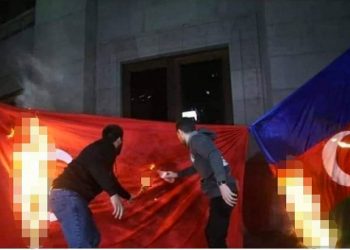ermenistan’da Türk ve Azerbaycan bayraklarına alçak saldırı